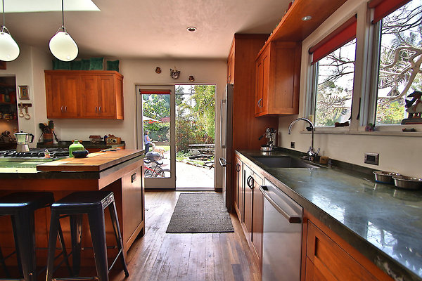 UNIVERSAL-CW045-VEN-33