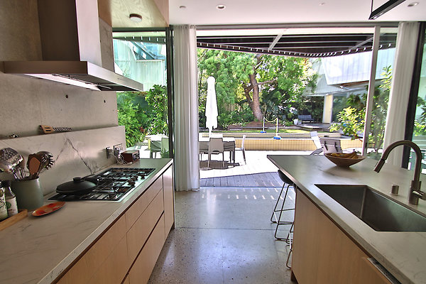 UNIVERSAL-CW043-VEN-52