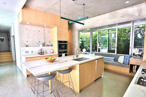 UNIVERSAL-CW043-VEN-42