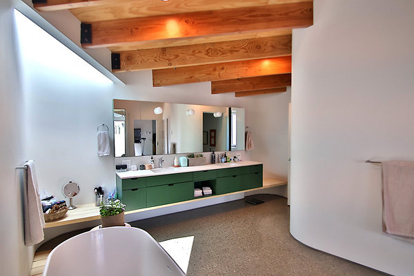 UNIVERSAL-CW043-VEN-81