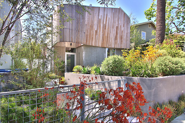 UNIVERSAL-CW043-VEN-2