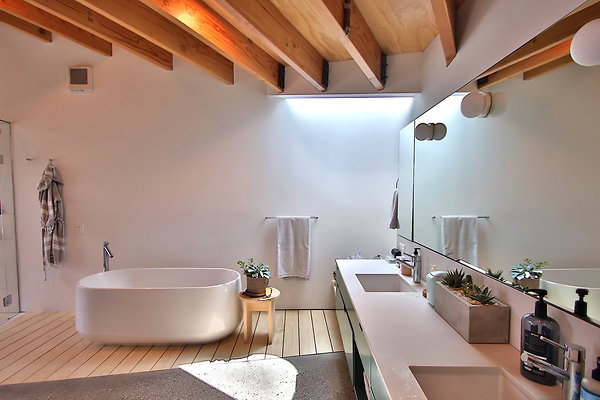 UNIVERSAL-CW043-VEN-83