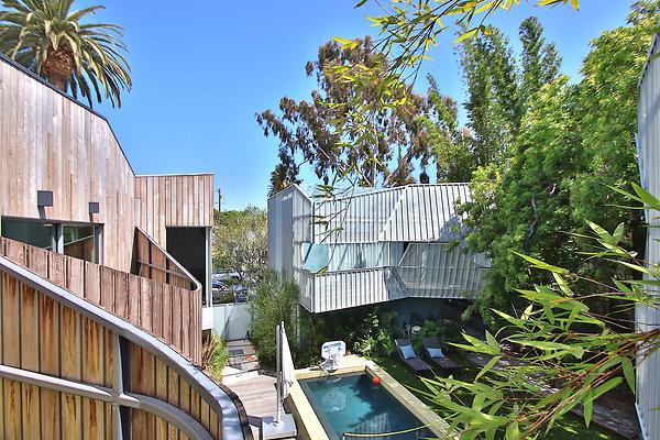 UNIVERSAL-CW043-VEN-87