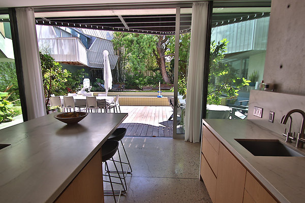 UNIVERSAL-CW043-VEN-54