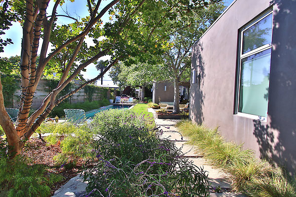 UNIVERSAL-CW048-VEN-13