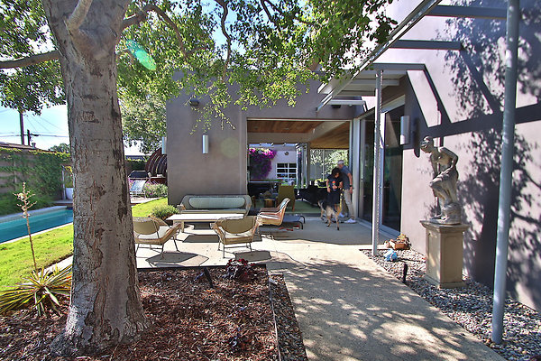 UNIVERSAL-CW048-VEN-23