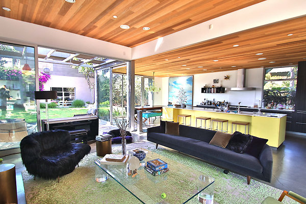 UNIVERSAL-CW048-VEN-37