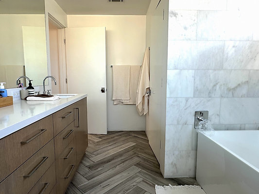 UNIVERSAL-CW180-MRV-82