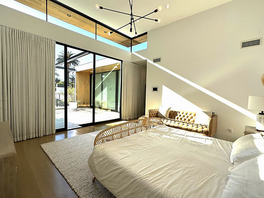 UNIVERSAL-CW180-MRV-77