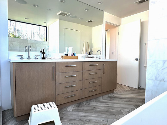 UNIVERSAL-CW180-MRV-85