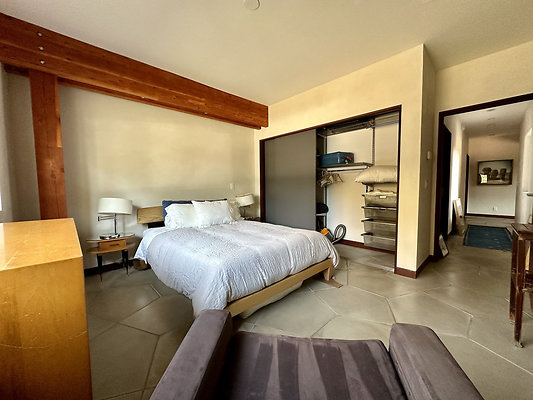 UNIVERSAL-CW163-VEN-52