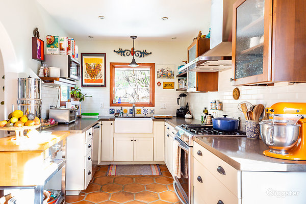 classic-venice-beach-spanish-colonial-16