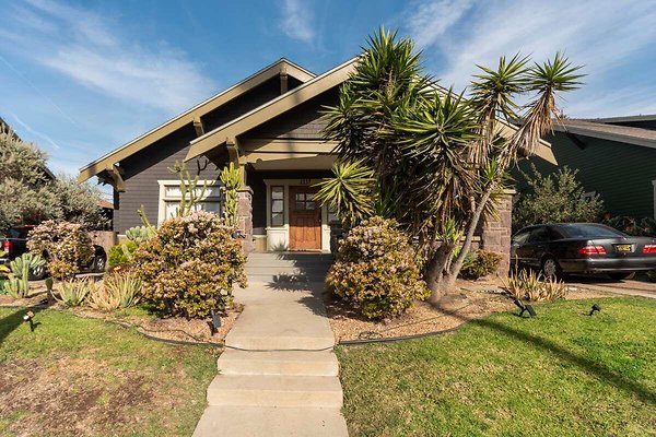 CAST LosAngeles 13968