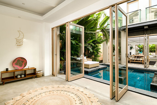 tulum-meets-bali-in-venice-02