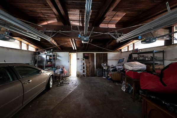 11009 garage 2