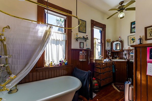 UNIVERSAL-A723-LA-52