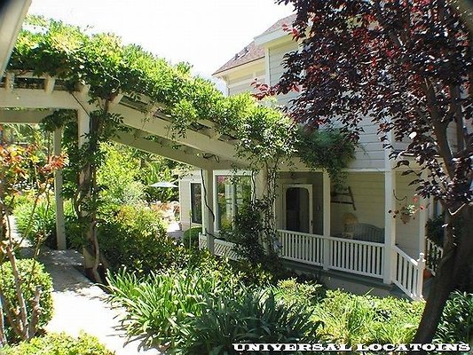 UNIVERSAL-0938-ALTD-25 UNIVERSAL-0938-ALTD-25