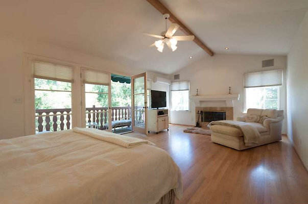 2495 bed 1