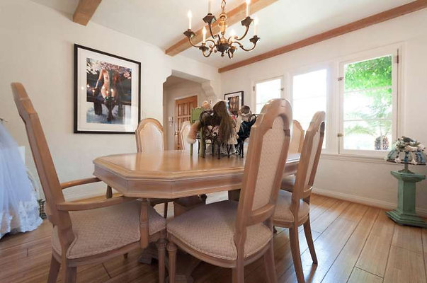 2495 dining 4