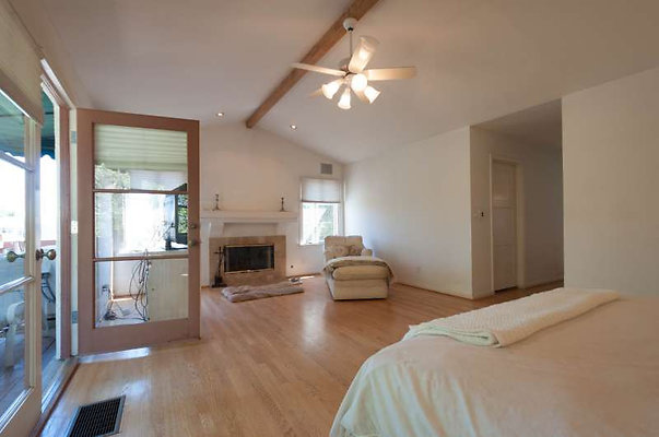 2495 bed 3