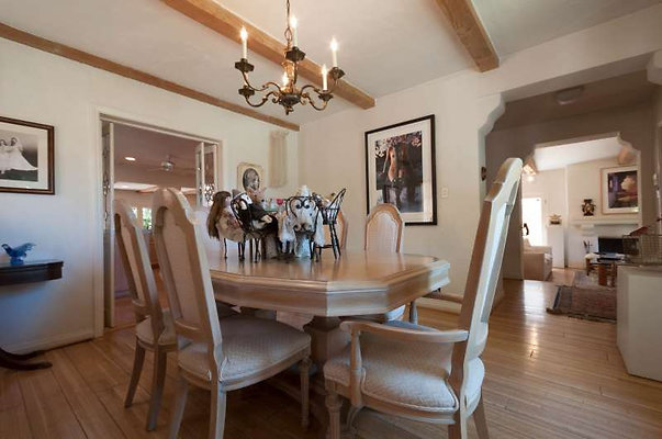 2495 dining 1