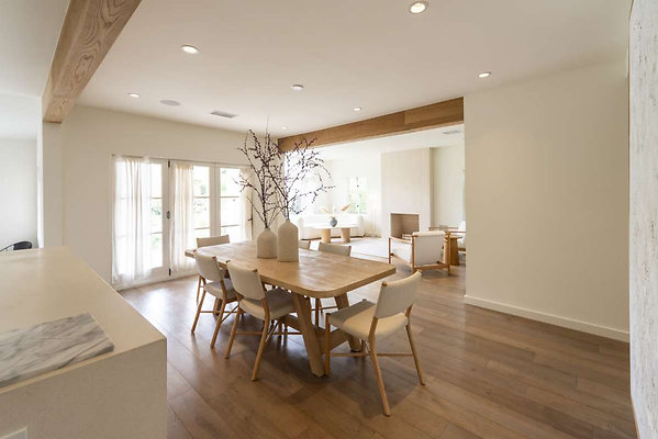 13689 dining 2