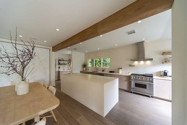 13689 dining 6