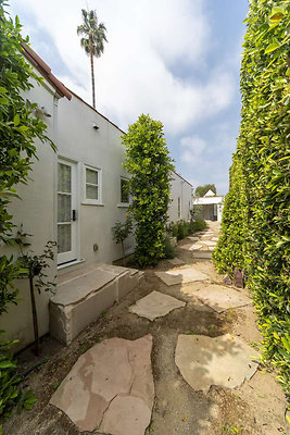 13689 garden 3