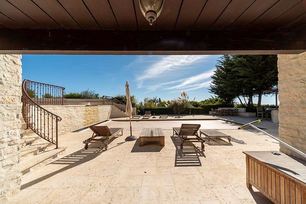 13727 pool 5 13727 pool 5