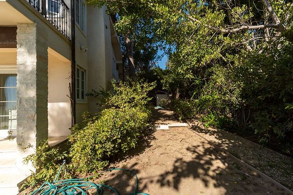 13727 garden 1 13727 garden 1