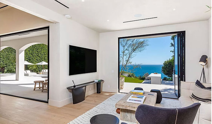 UNIVERSAL-C221-MA-23