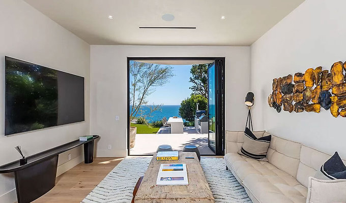 UNIVERSAL-C221-MA-21