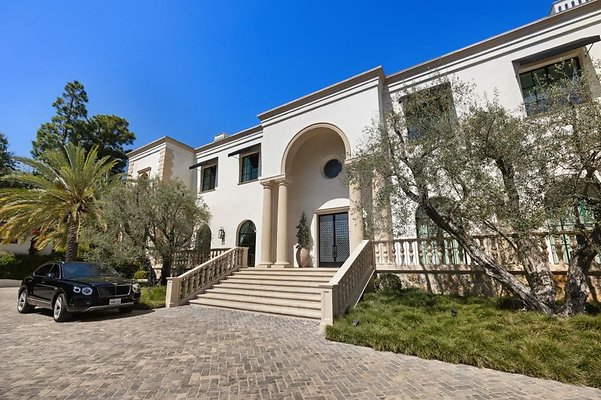 5 Star 9268 Holmby Hills