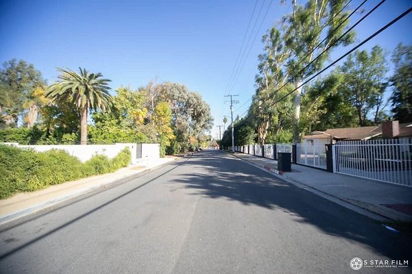 5Star - 6680 Street 2