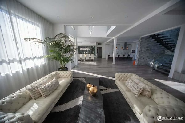 5Star - 6680 Living Room 2