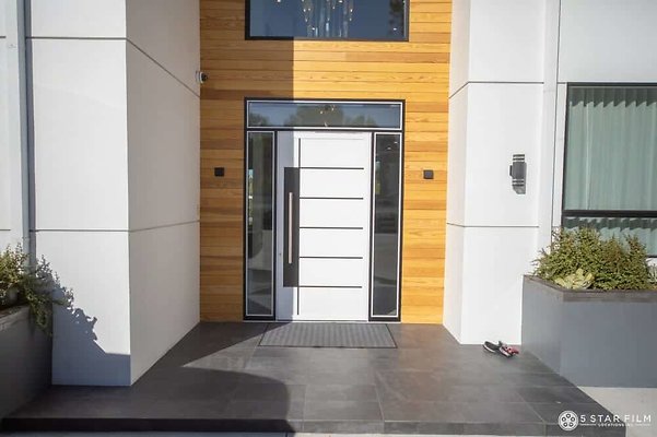 5Star - 6680 Entrance 2