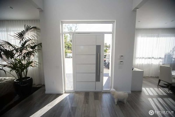 5Star - 6680 Entrance 1
