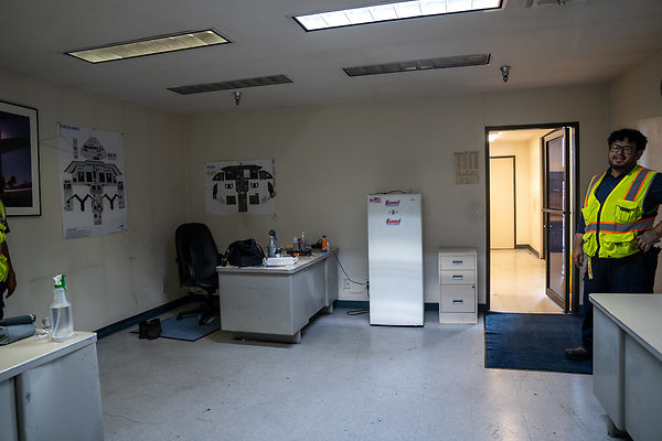4301 Empire Ave, Burbank CA 91505-69