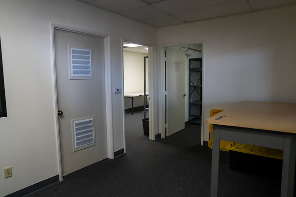 4301 Empire Ave, Burbank CA 91505-43