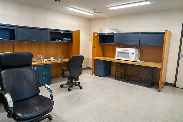 4301 Empire Ave, Burbank CA 91505-67
