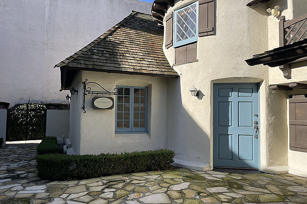 10635SantaMonicaBlvd10675WSte0018