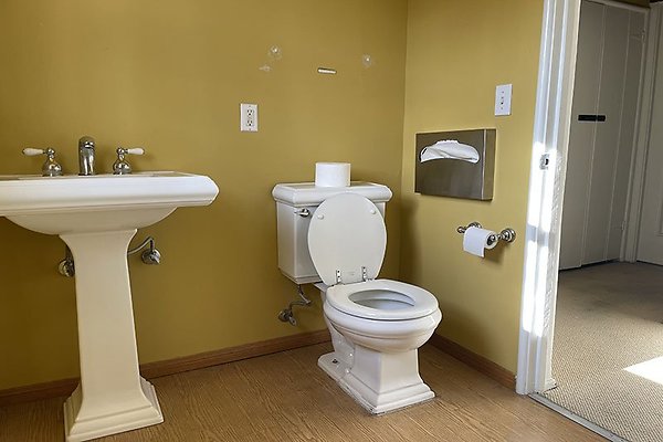10635SantaMonicaBlvd10683WSte0012