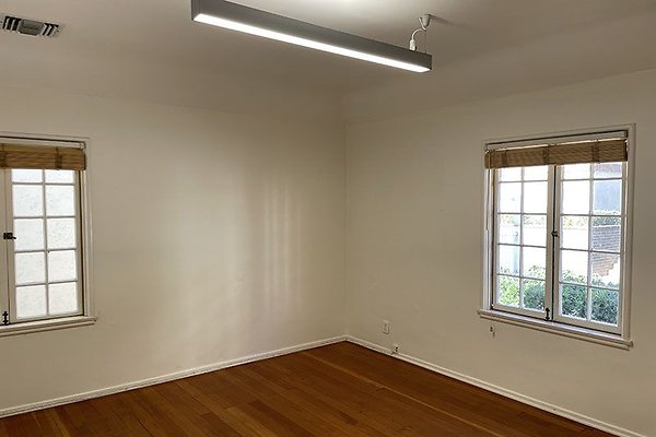 10635SantaMonicaBlvd10675WSte0013