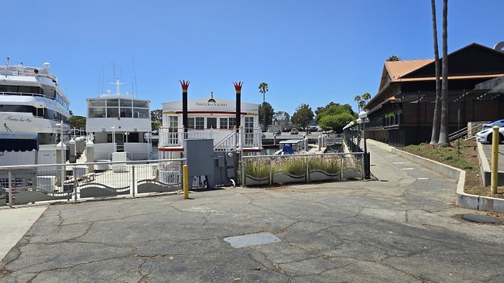 121722 (Small) 121722 (Small)