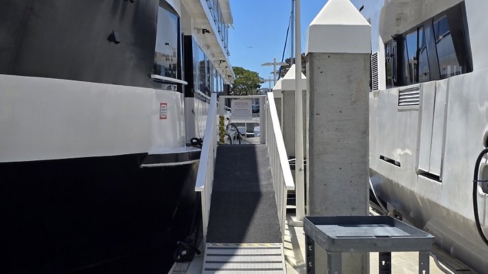 122109 (Small) 122109 (Small)