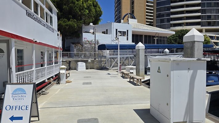 122037 (Small) 122037 (Small)