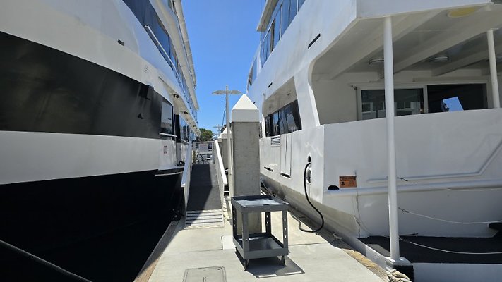 122104 (Small) 122104 (Small)