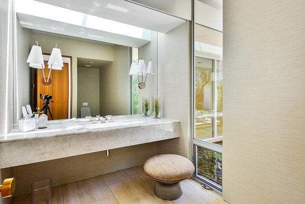 UNIVERSAL-A984-EN-49 UNIVERSAL-A984-EN-49