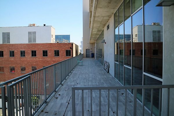 CapEquityModernHollywoodVacantWeWork13 CapEquityModernHollywoodVacantWeWork13