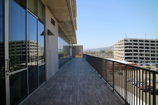 CapEquityModernHollywoodVacantWeWork14 CapEquityModernHollywoodVacantWeWork14